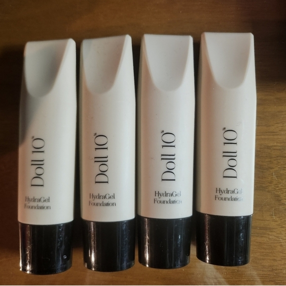 NEW Deep 4x Pieces Doll 10 Hydra Gel Foundation - Picture 1 of 2
